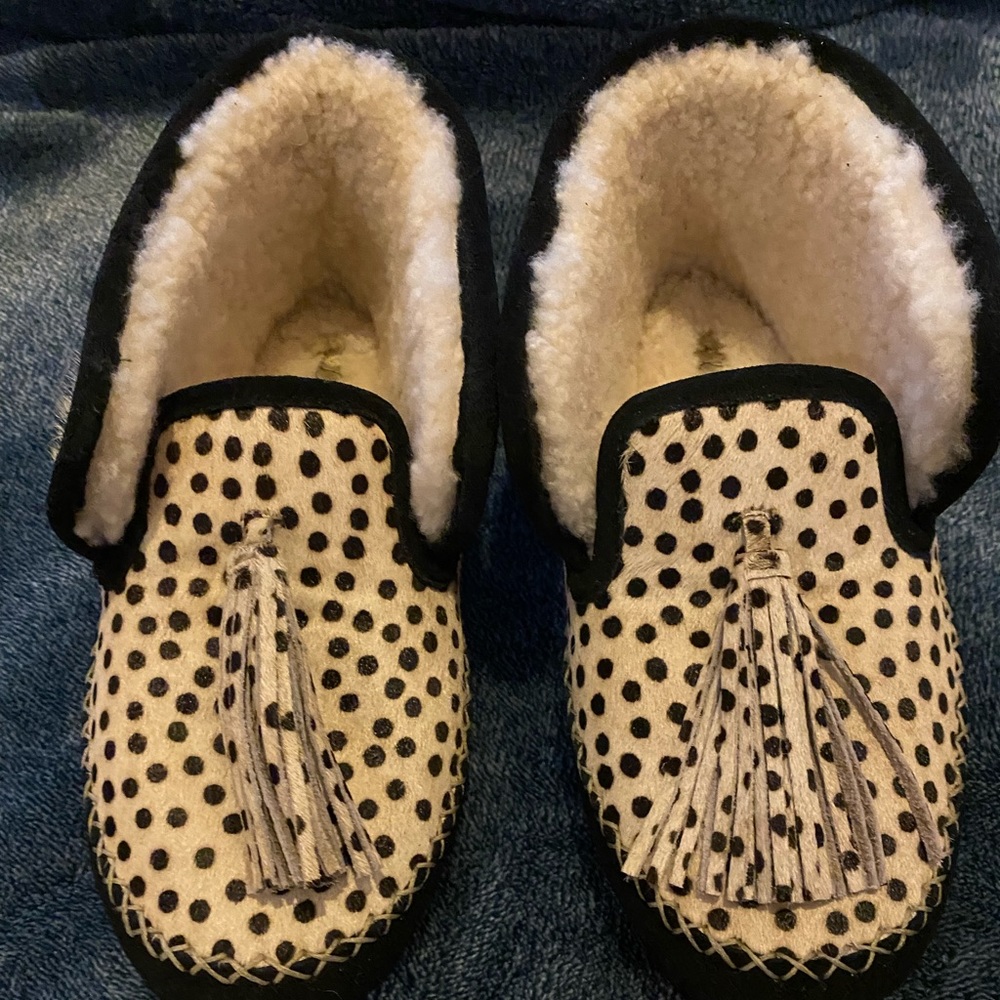 Llani Mini Dot Shearling Moccasins - Picture 6 of 11